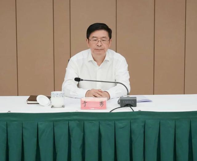 静安区召开2024年党建引领建设“静邻物业”工作推进大会(图2)