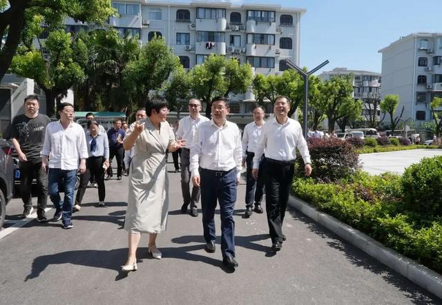 静安区召开2024年党建引领建设“静邻物业”工作推进大会(图6)