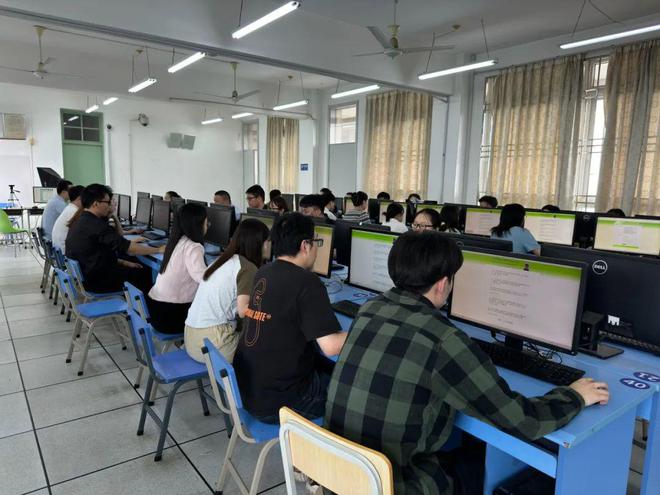 青浦区举行2024年度新任执法岗位人员基础法律知识培训及行政执法证考试(图1)