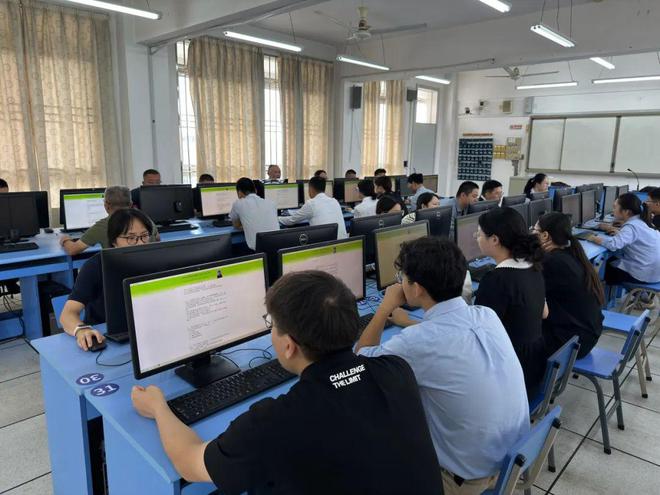 青浦区举行2024年度新任执法岗位人员基础法律知识培训及行政执法证考试(图2)