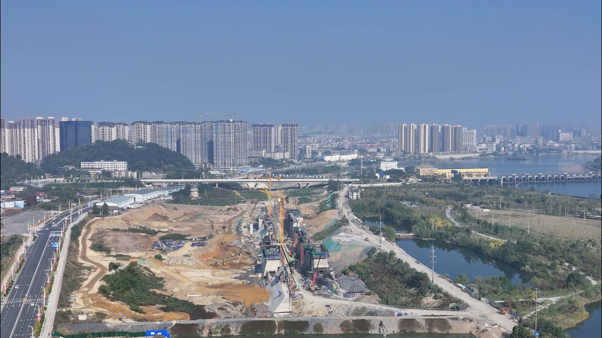 湘江永衡三级航道项目潇湘船闸工程抢抓施工“黄金期”(图2)
