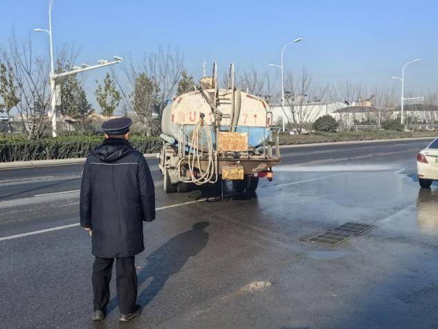 李沧区综合行政执法局加强建设工程施工扬尘及建筑垃圾运输扬尘整治(图2)