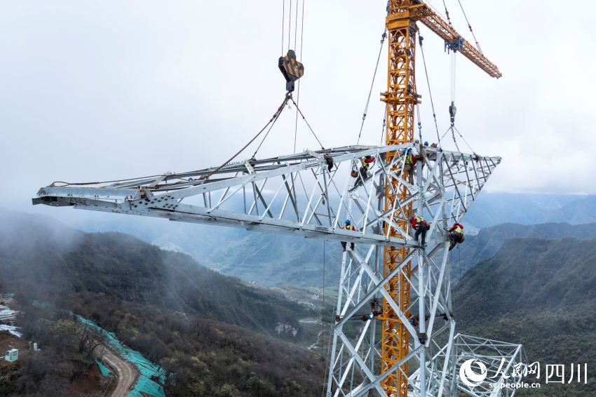 金沙江上游-湖北特高壓工程牛背山段全線貫通(图1)