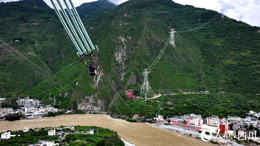 金沙江上游-湖北特高壓工程牛背山段全線貫通(图3)