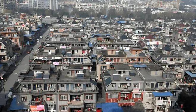 拆迁要全面停了？2025年已明确了：楼龄20年的房子全部都这样处理(图1)