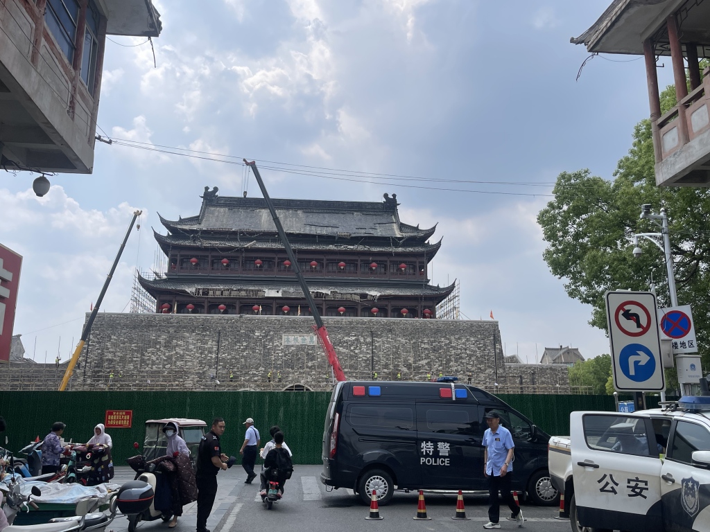 凤阳鼓楼修缮疑云：施工方曾允许自然人违规挂靠和转包(图1)