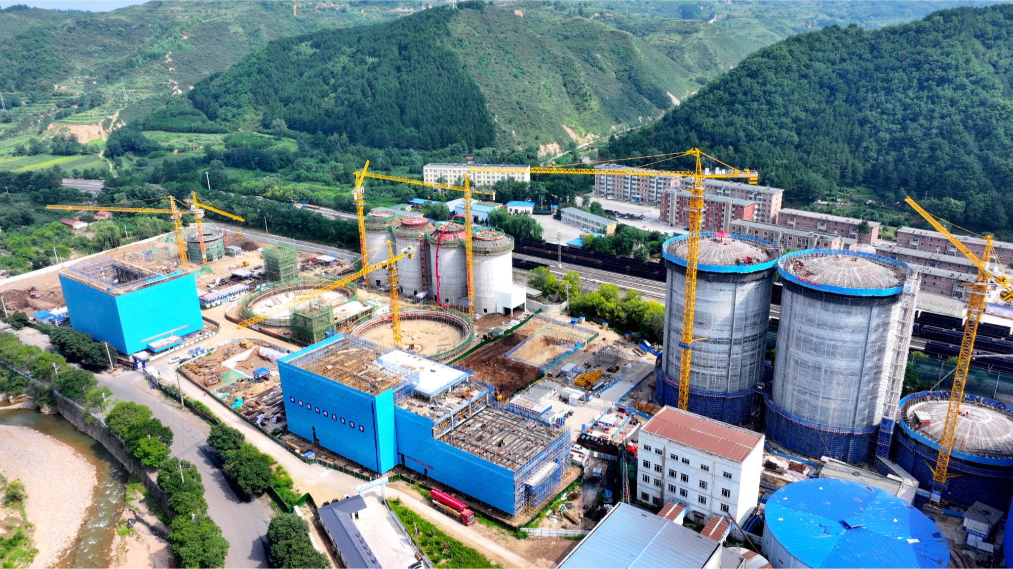 甘肃华亭：奋战当“夏”打响项目建设攻坚大会战(图3)