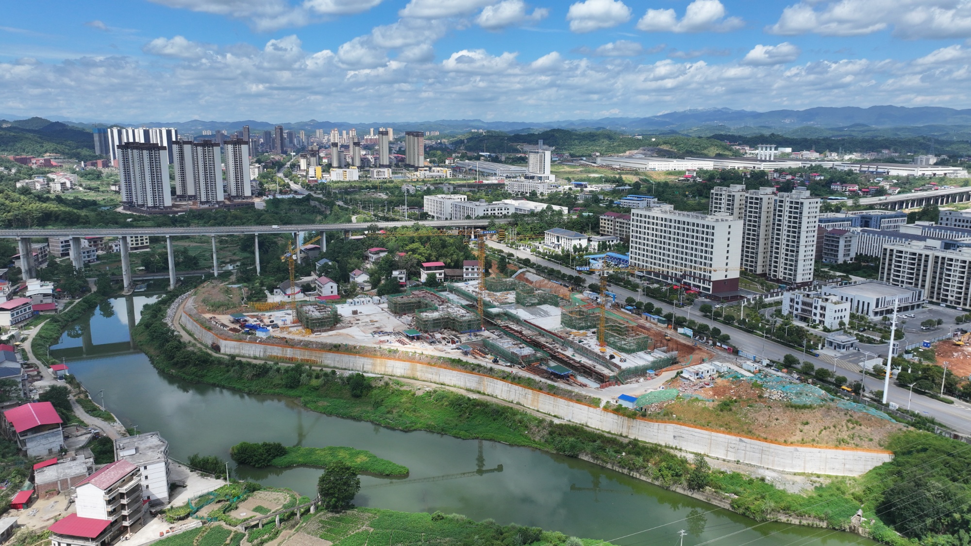 湖南涟源：经济发展逆势飘红(图1)