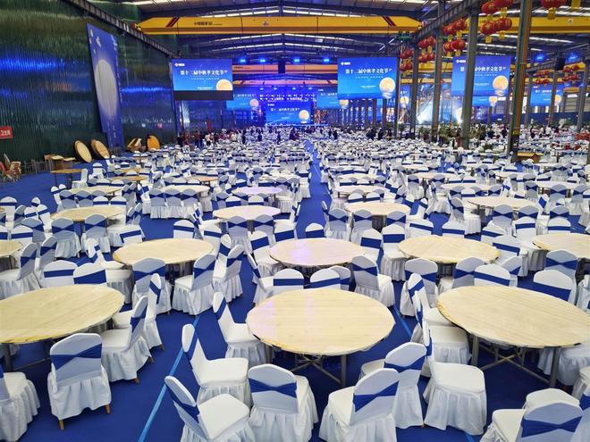 “全网最爱发钱的老板”又要发红包了！河南矿山中秋“千桌宴”准备就绪将为员工父母献上600元节日礼金和鲜花(图2)