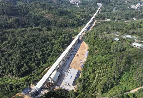 超级大矿！广东储量13亿吨砂石项目长胶廊道关键工程空载试运行(图2)