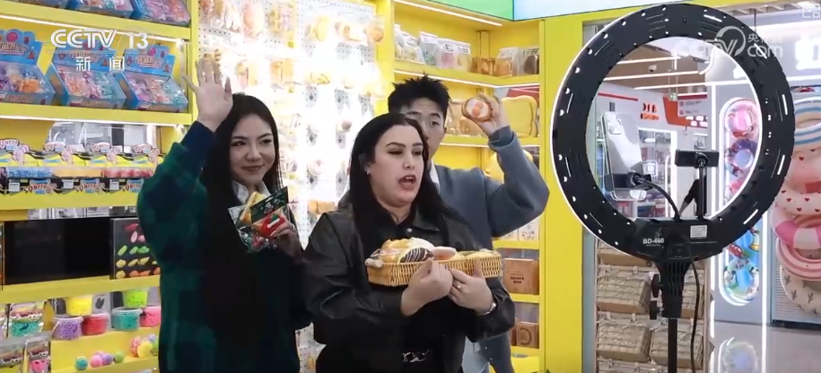从“坐商”变“云商”·一线观察“义乌造”新IP搭乘数字贸易“快车”闯全球(图4)