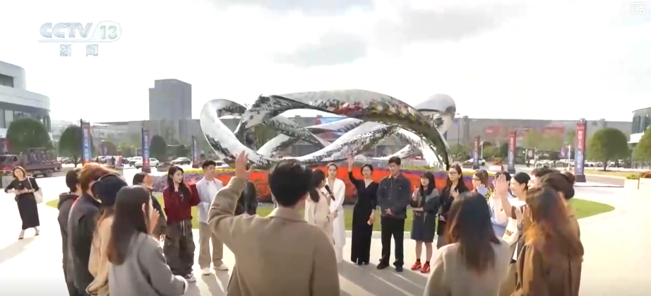 从“坐商”变“云商”·一线观察“义乌造”新IP搭乘数字贸易“快车”闯全球(图24)