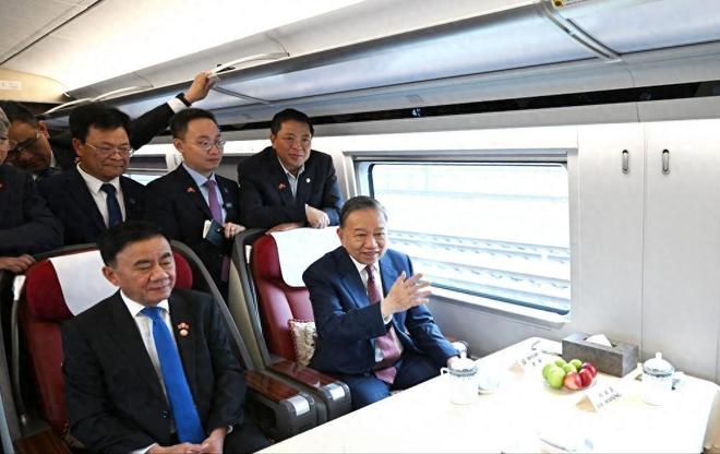 刚签德国大单就后悔？越南670亿高铁成烂摊子苏林转身赴华求救(图1)